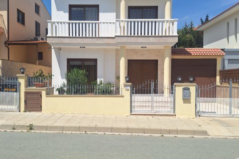 3 bedrooms Townhouse in Strovolos, Nicosia,  No. 51842 2