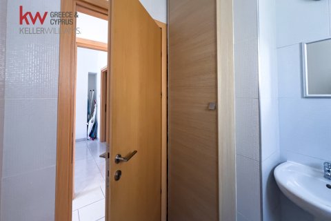 2 bedrooms Apartment in Larnaca, Larnaka,  No. 51843 18