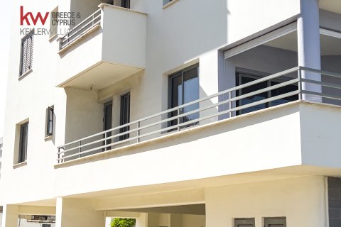2 bedrooms Apartment in Larnaca, Larnaka,  No. 51843 3