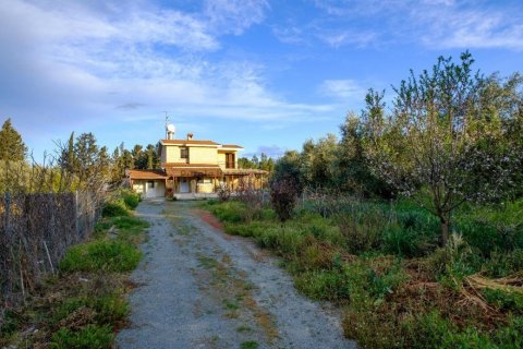 3 bedrooms Villa in Pyrga, Larnaka,  No. 37888 17