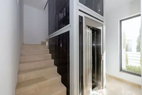 5 bedrooms Villa in Paphos, No. 37884 15