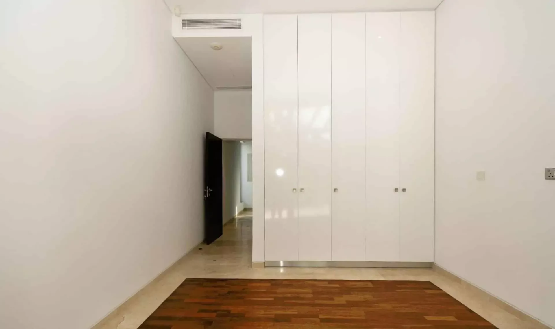 5 bedrooms Villa in Paphos, Cyprus No. 37884