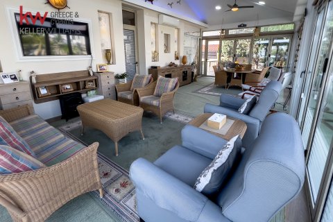 5 bedrooms Villa in Larnaka,  No. 40619 17