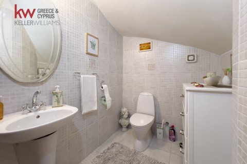 5 bedrooms Villa in Larnaka,  No. 40619 16