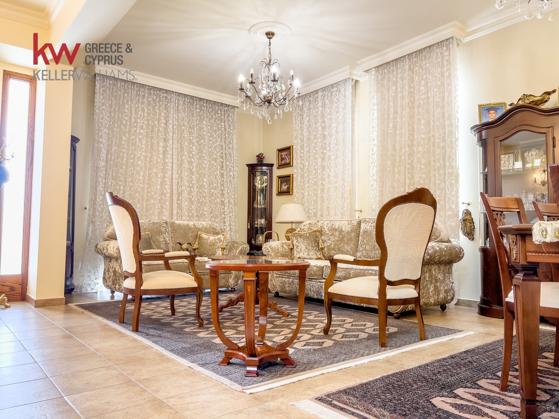 Вилла с 5 спальнями в Ларнака, Кипр № 40619