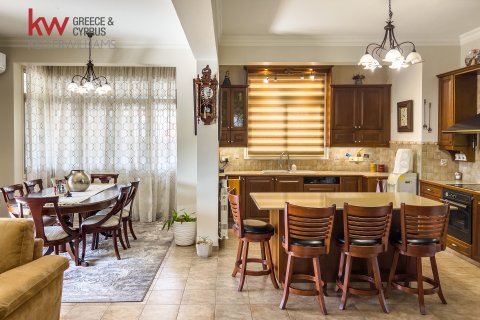 5 bedrooms Villa in Larnaka,  No. 40619 14