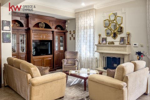 5 bedrooms Villa in Larnaka,  No. 40619 13