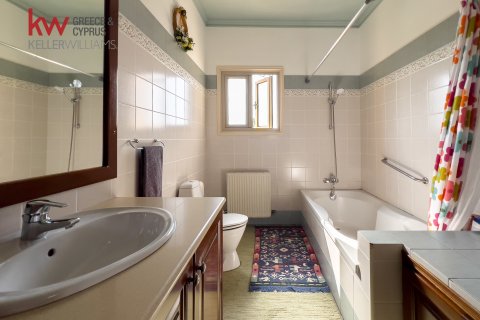 5 bedrooms Villa in Larnaka,  No. 40619 3