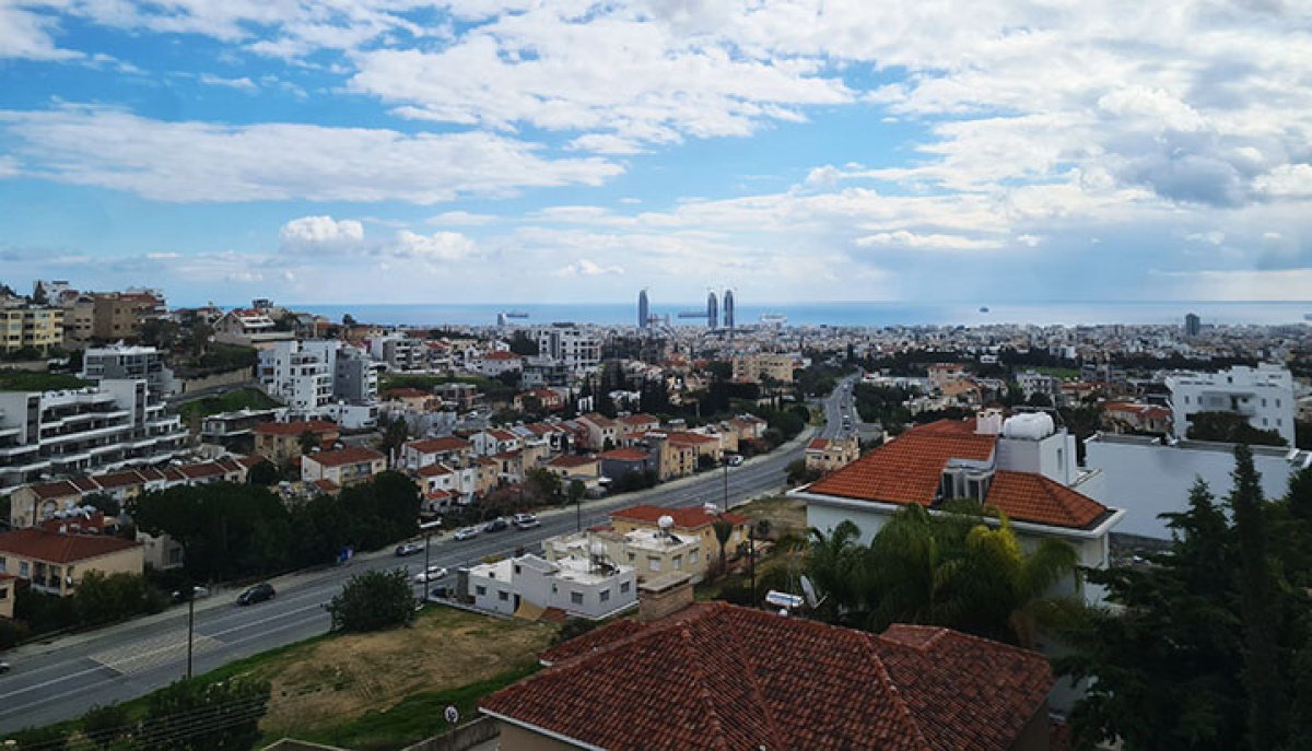 4 rooms Apartment in Limassol, Cyprus No. 38960