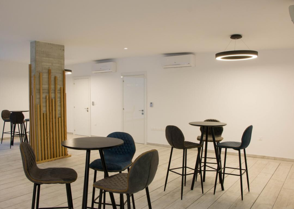 18 rooms Apartment in Limassol, Cyprus No. 38959