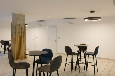 Квартира с 18 комнатами в Лимассол, Лимасол,  № 38959 7