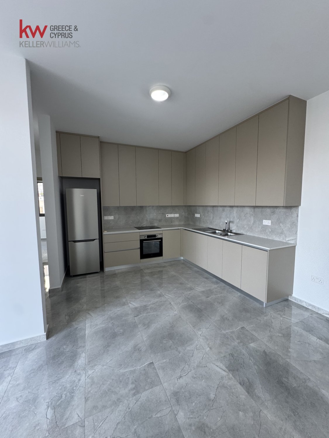 2 bedrooms Apartment in Larnaca, Larnaka, Cyprus No. 39785