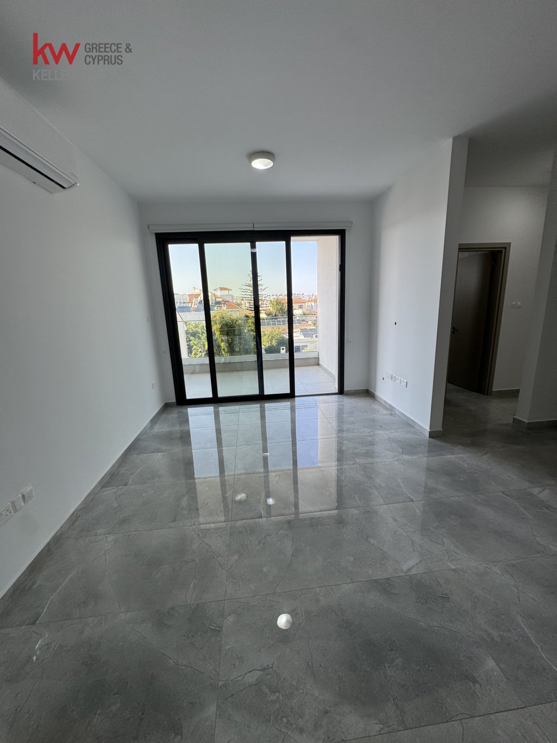 2 bedrooms Apartment in Larnaca, Larnaka, Cyprus No. 39785