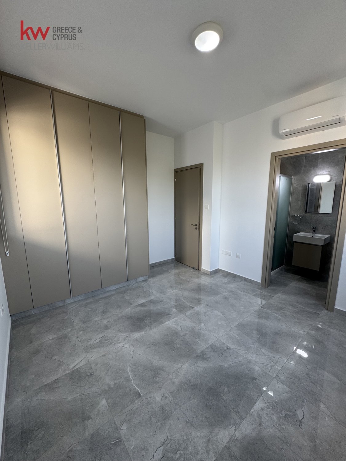 2 bedrooms Apartment in Larnaca, Larnaka, Cyprus No. 39785