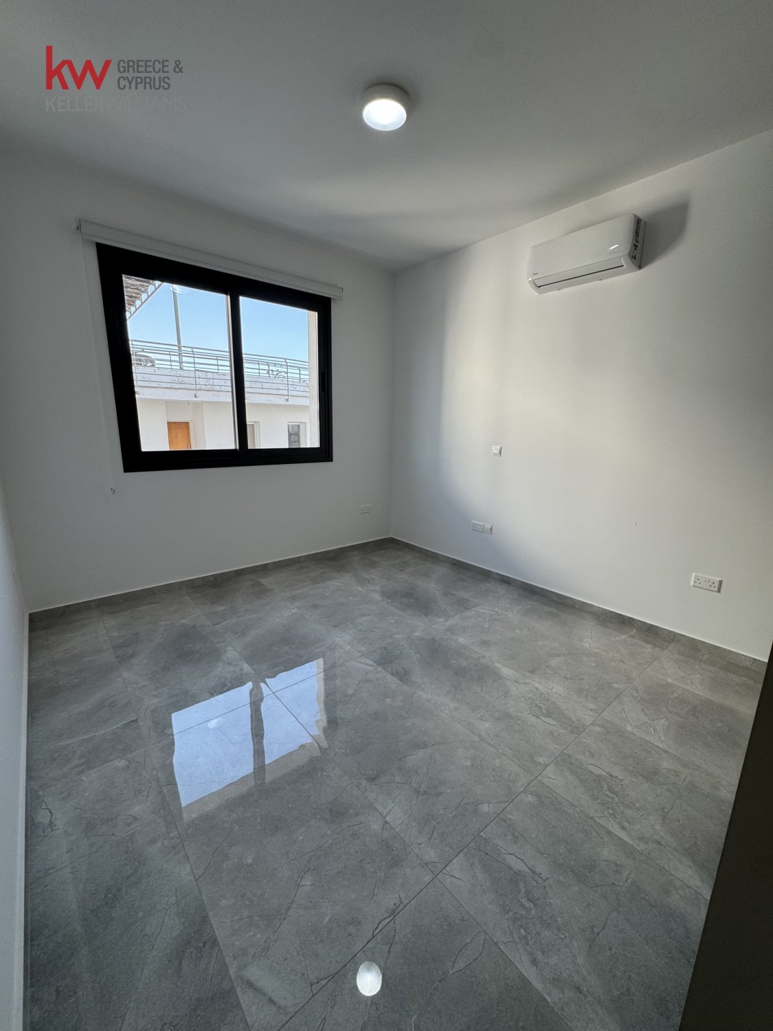 2 bedrooms Apartment in Larnaca, Larnaka, Cyprus No. 39785