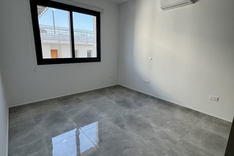 2 bedrooms Apartment in Larnaca, Larnaka, No. 39785 4