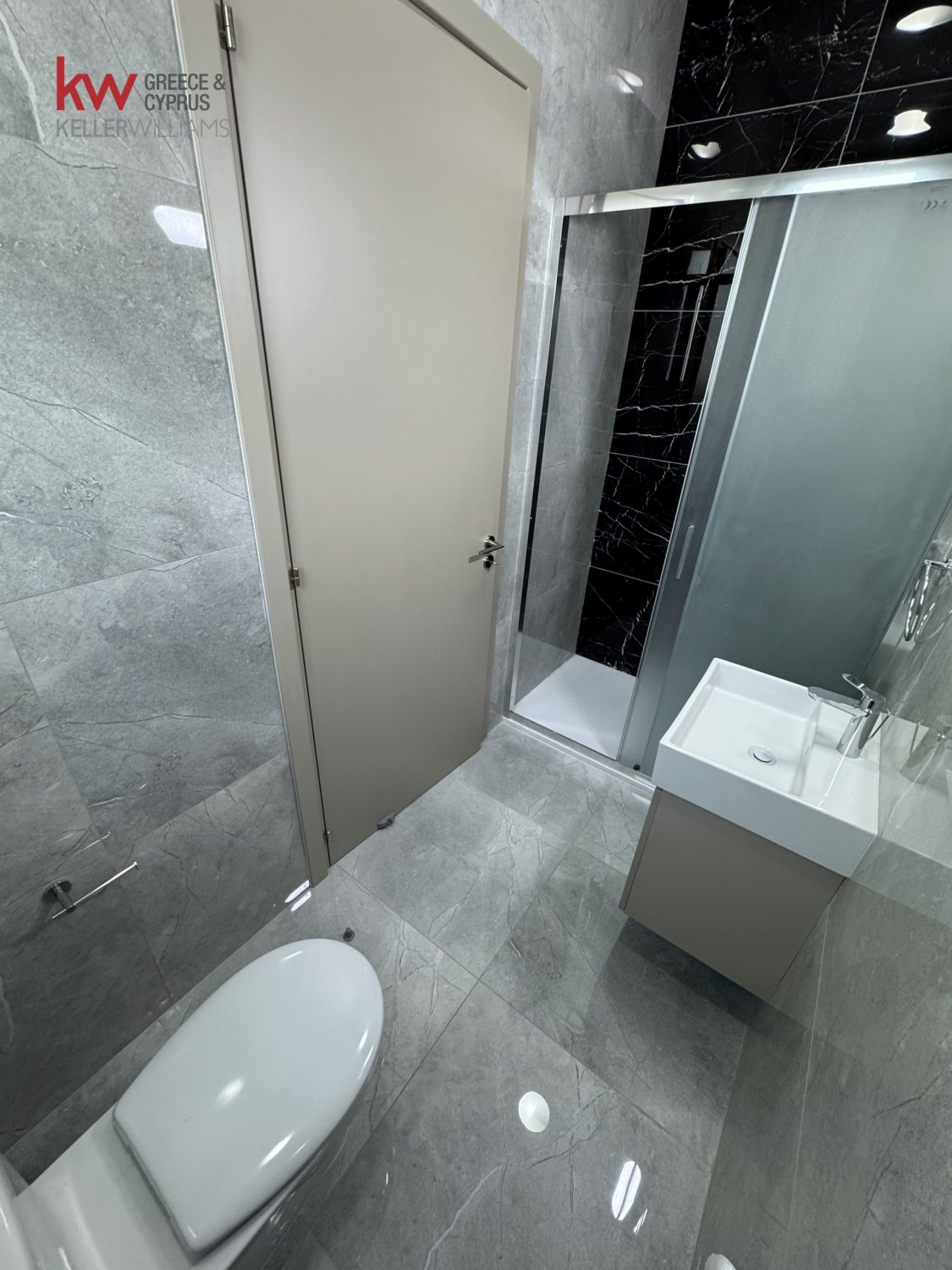 2 bedrooms Apartment in Larnaca, Larnaka, Cyprus No. 39785