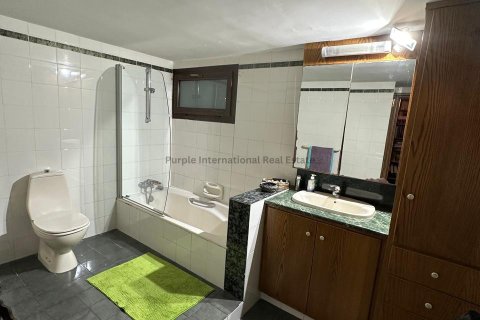Вилла с 4 спальнями в Ларнака,  № 54780 23