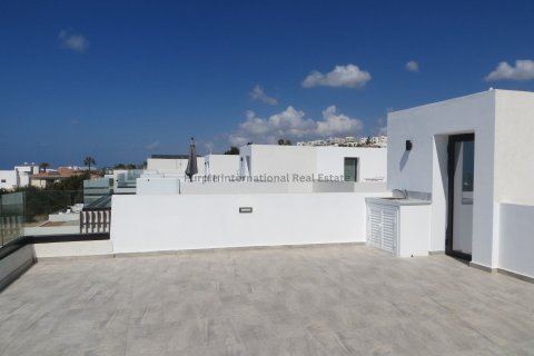 4 bedrooms Villa in Chloraka, Paphos,  No. 37838 6