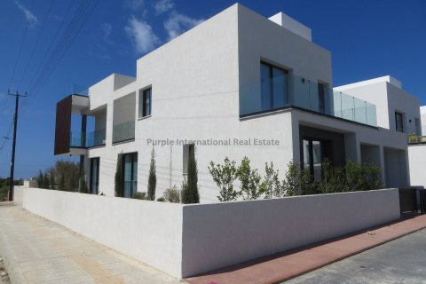 4 bedrooms Villa in Chloraka, Paphos,  No. 37838 5