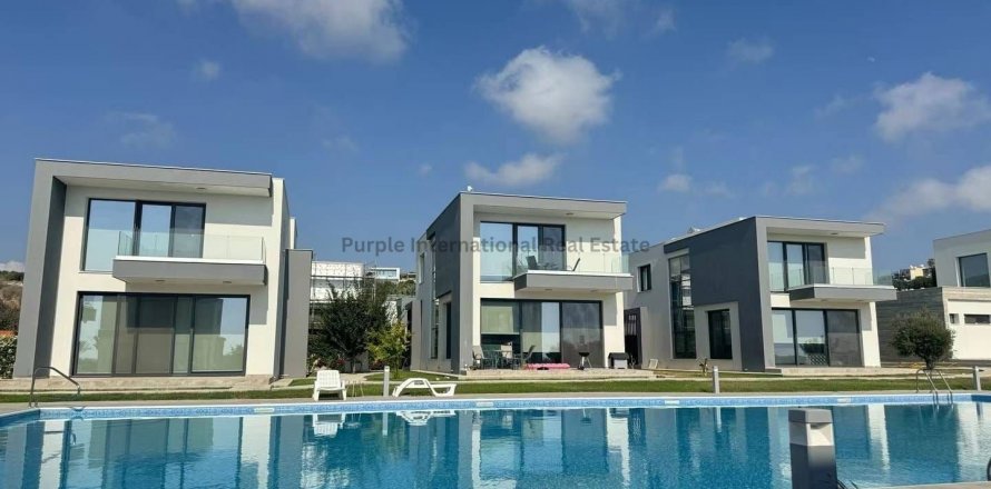 3 bedrooms Villa in Chloraka, Paphos, No. 37559