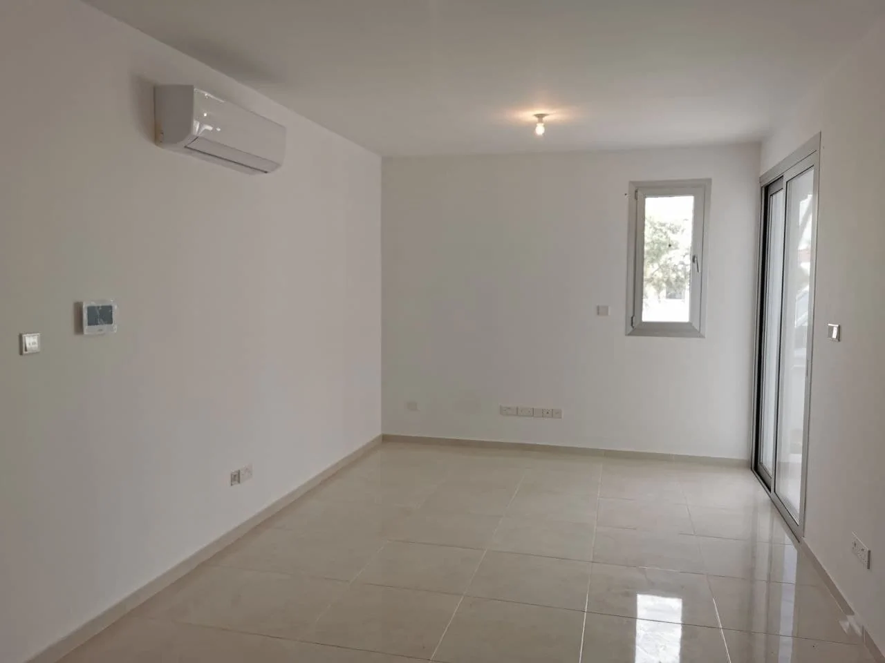 2 bedrooms Apartment in Larnaca, Larnaka, Cyprus No. 4957