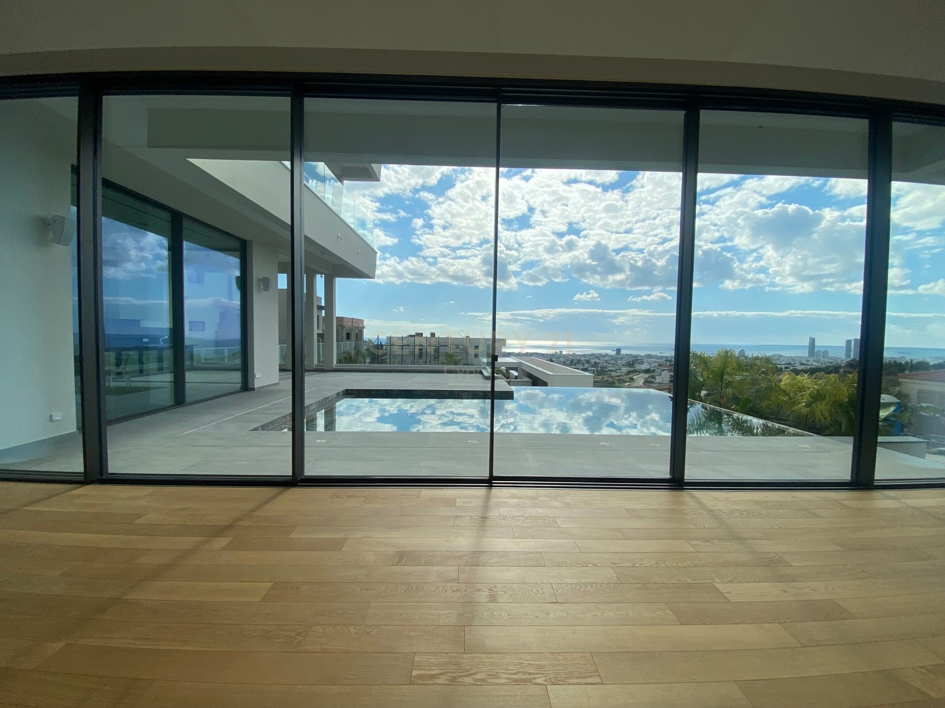 6 bedrooms Villa in Germasogeia, Limassol, Cyprus No. 6206