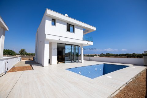 5 bedrooms Villa in Protaras, Ammochostos, No. 37771