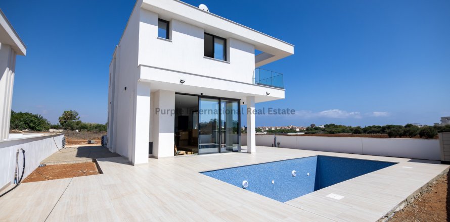 5 bedrooms Villa in Protaras, Ammochostos,  No. 37771