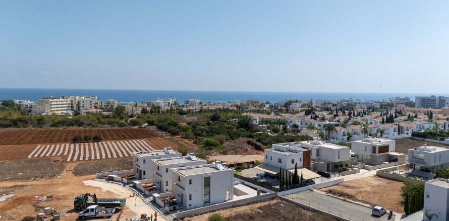 5 bedrooms Villa in Protaras, Ammochostos, No. 37771