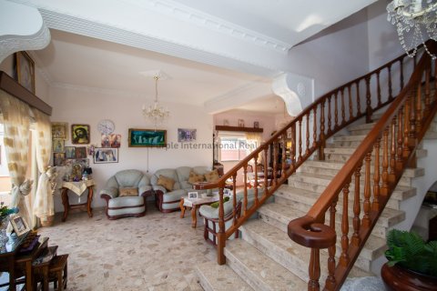 3 bedrooms Villa in Larnaca, Larnaka,  No. 37767 13