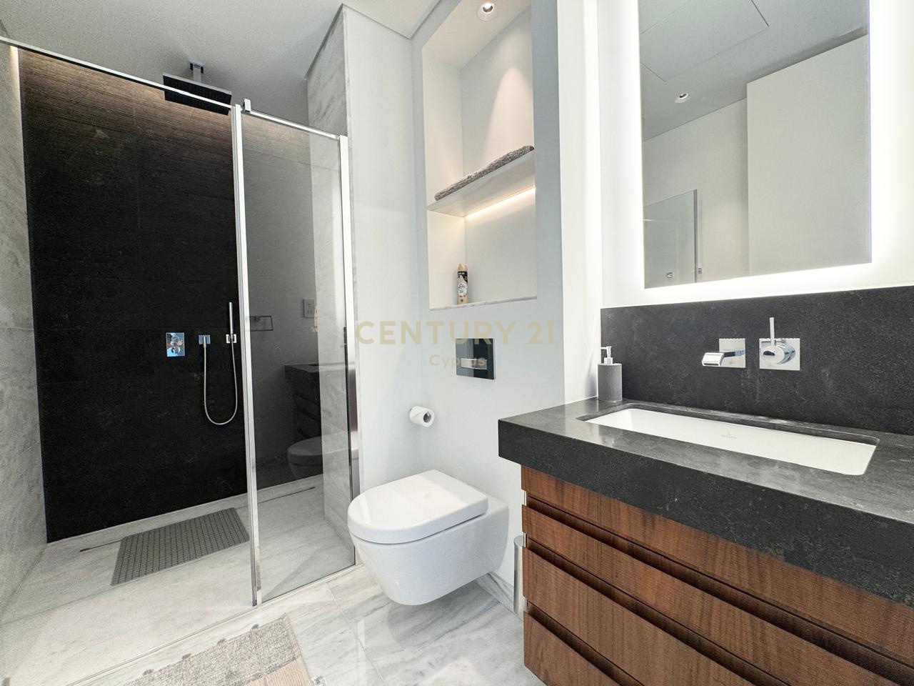3 bedrooms Apartment in Limassol, Cyprus No. 56001