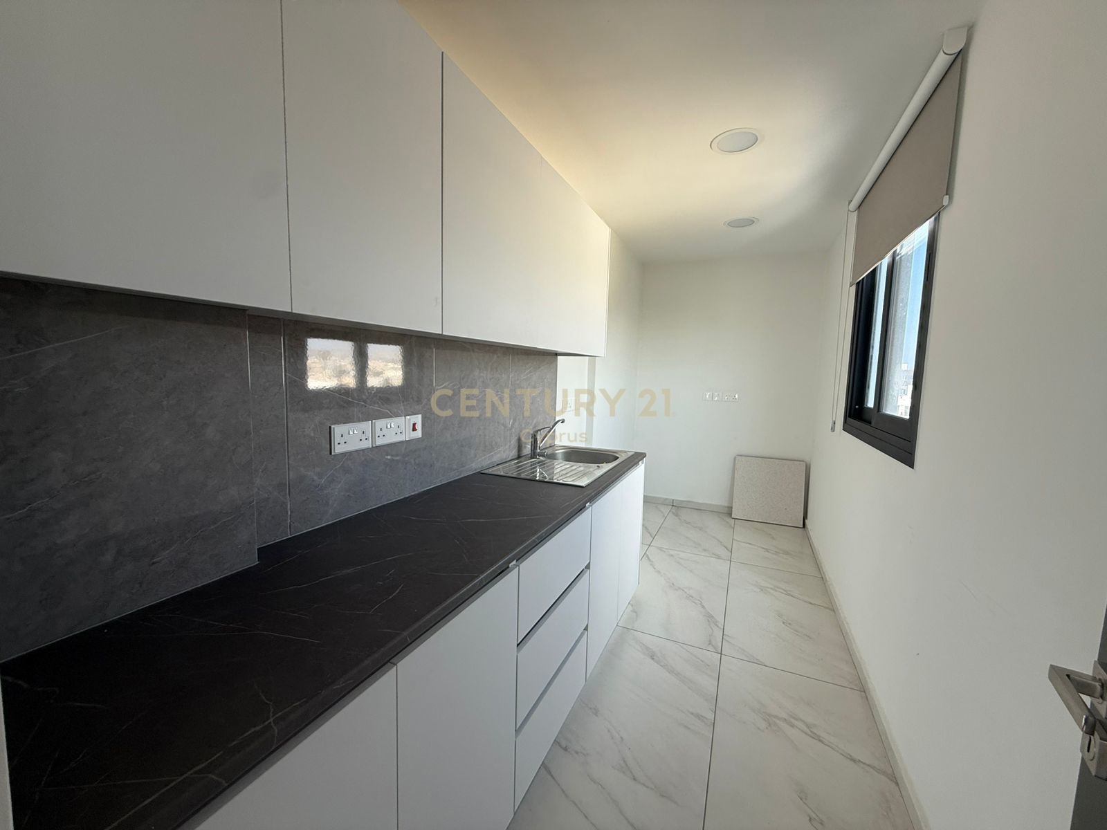 221m2 Office in Limassol, Cyprus No. 56000