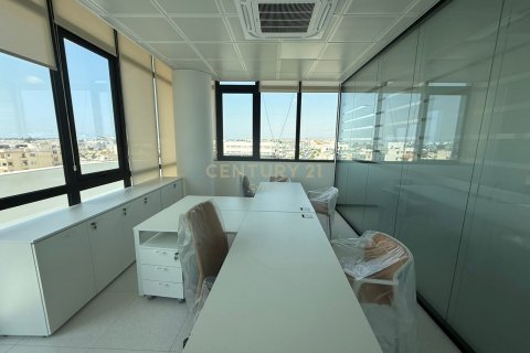 221m2 Oficina en Limassol, No. 56000 3
