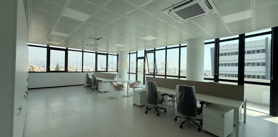 221m2 Oficina en Limassol, No. 56000