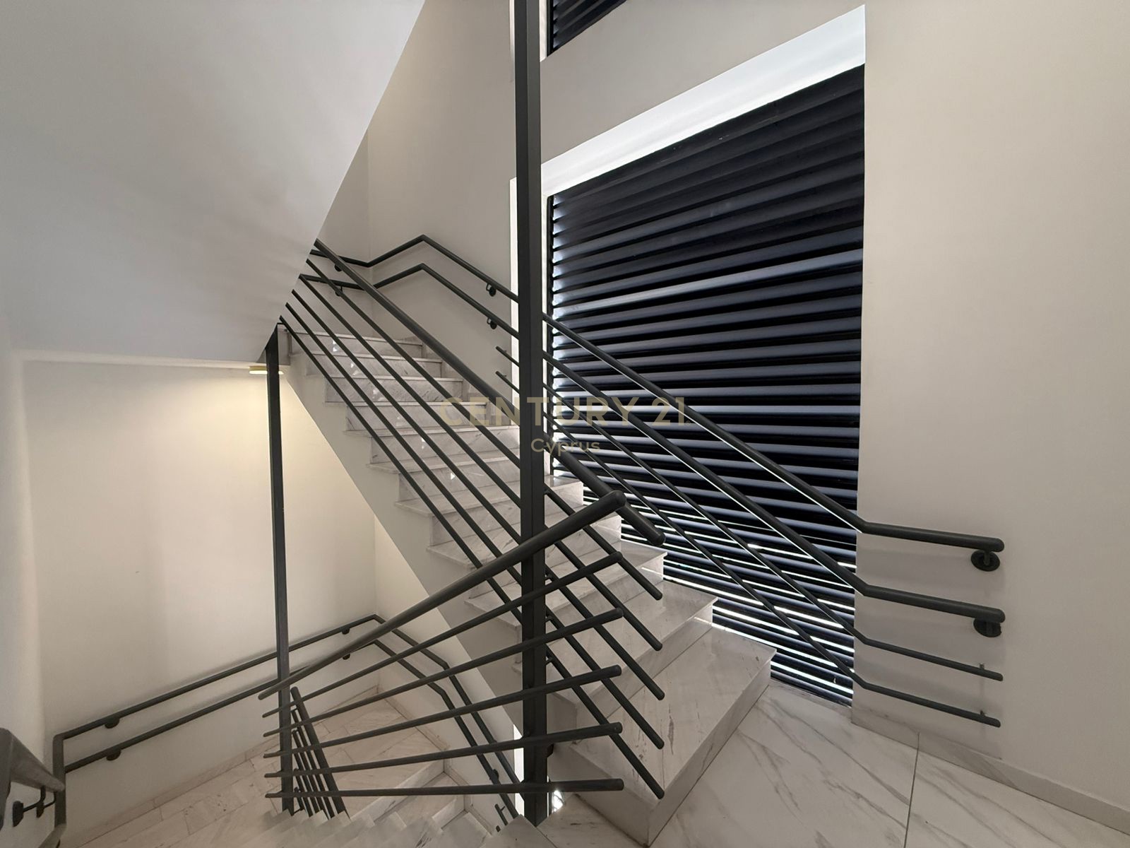 221m2 Office in Limassol, Cyprus No. 56000