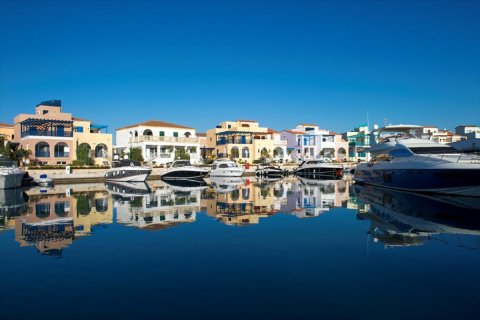 Вилла с 3 комнатами в Лимассол, Лимасол,  № 38186 3