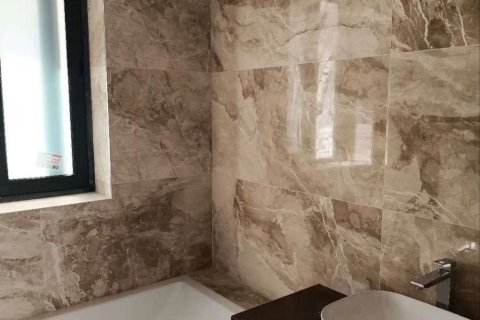 2 bedrooms Apartment in Limassol, No. 48615 7