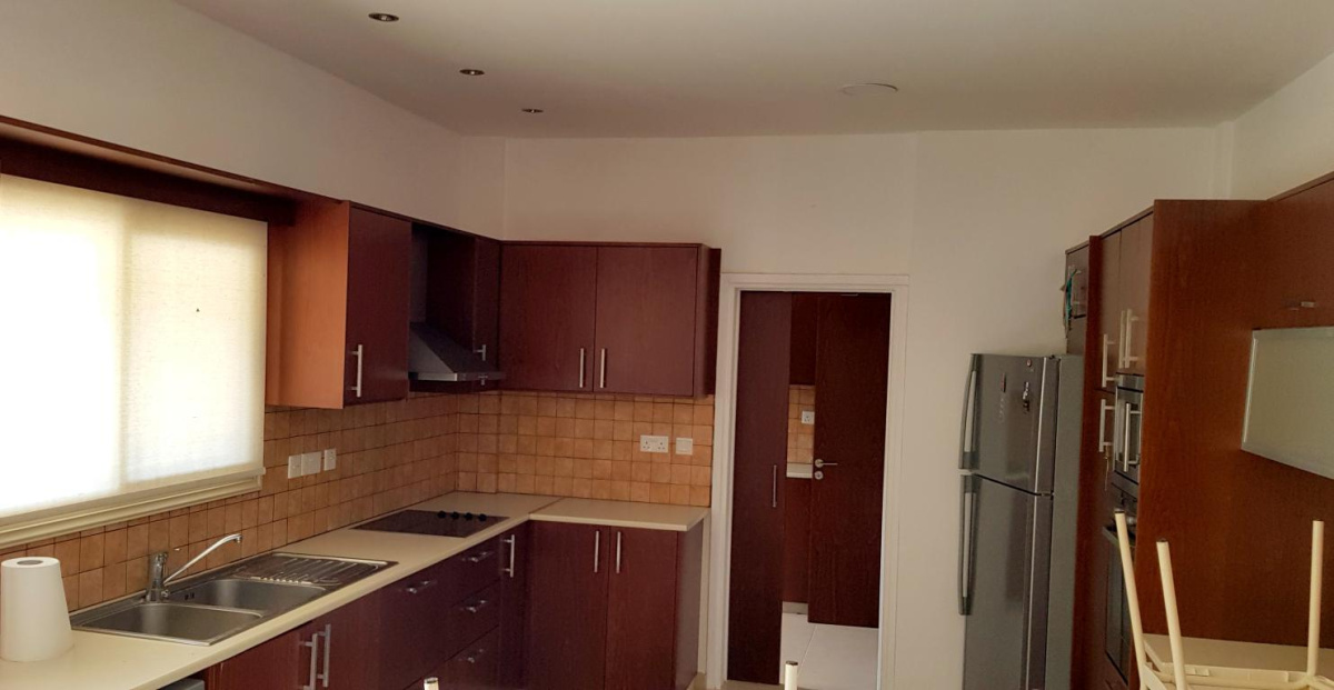 4 bedrooms Villa in Limassol, Cyprus No. 38392