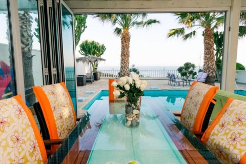 Вилла с 4 спальнями в Ларнака,  № 38394 15