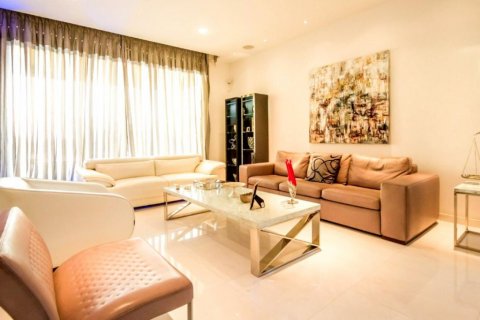 7 dormitorios Villa en Nicosia,  No. 38393 5