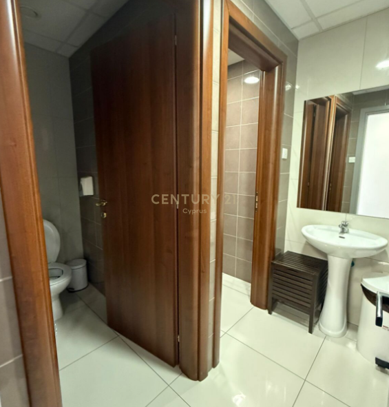 435m2 Office in Mesa Geitonia, Limassol, Cyprus No. 54283