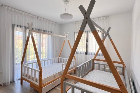 4 bedrooms Villa in Limassol,  No. 49226 5