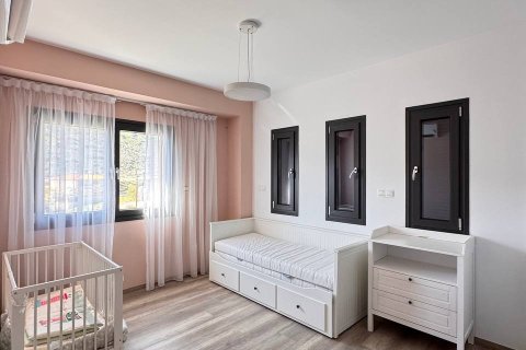 4 bedrooms Villa in Limassol,  No. 49226 6