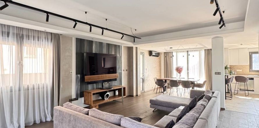 4 bedrooms Villa in Limassol,  No. 49226