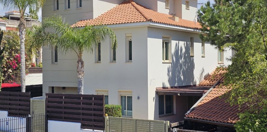 5 chambres Villa à Limassol,  No. 49228