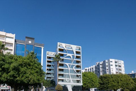 3 bedrooms Apartment in Limassol,  No. 45368 3