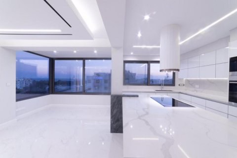 3 bedrooms Apartment in Limassol,  No. 38565 3