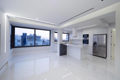 3 bedrooms Apartment in Limassol,  No. 38565 2