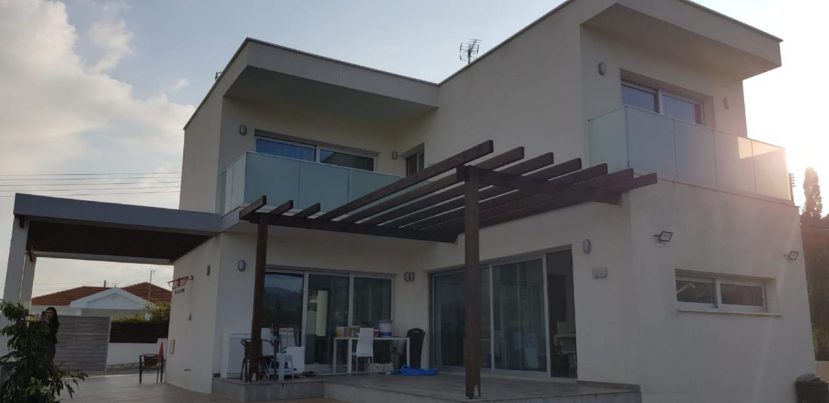 3 bedrooms Villa in Limassol, Cyprus No. 38559